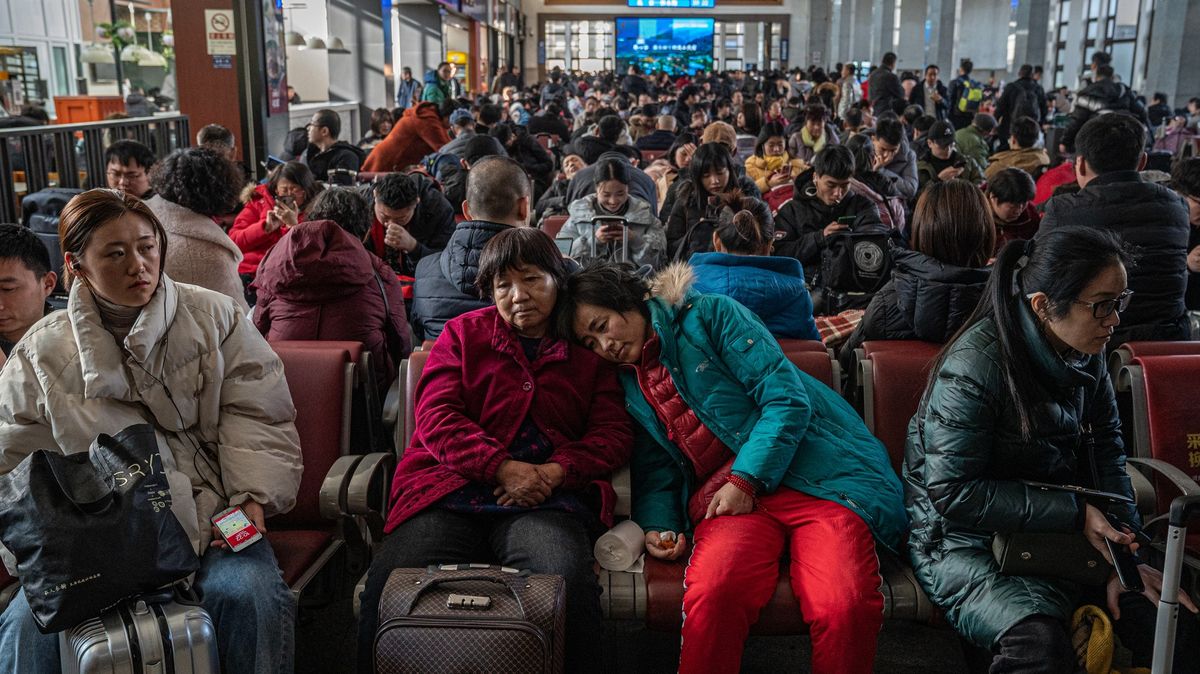 Epidemiologova noční můra. V Číně řádí koronavirus, Číňané slaví nový rok a cestují